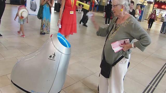 智能垃圾桶，招手它就過(guò)來(lái)了